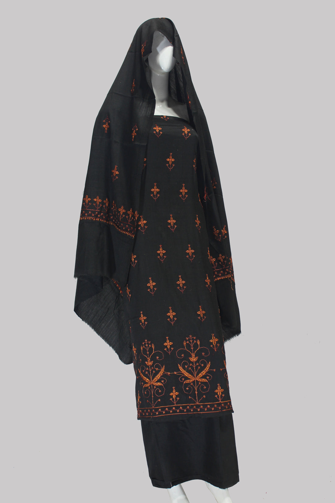 Zarqash – Embroidered Suit