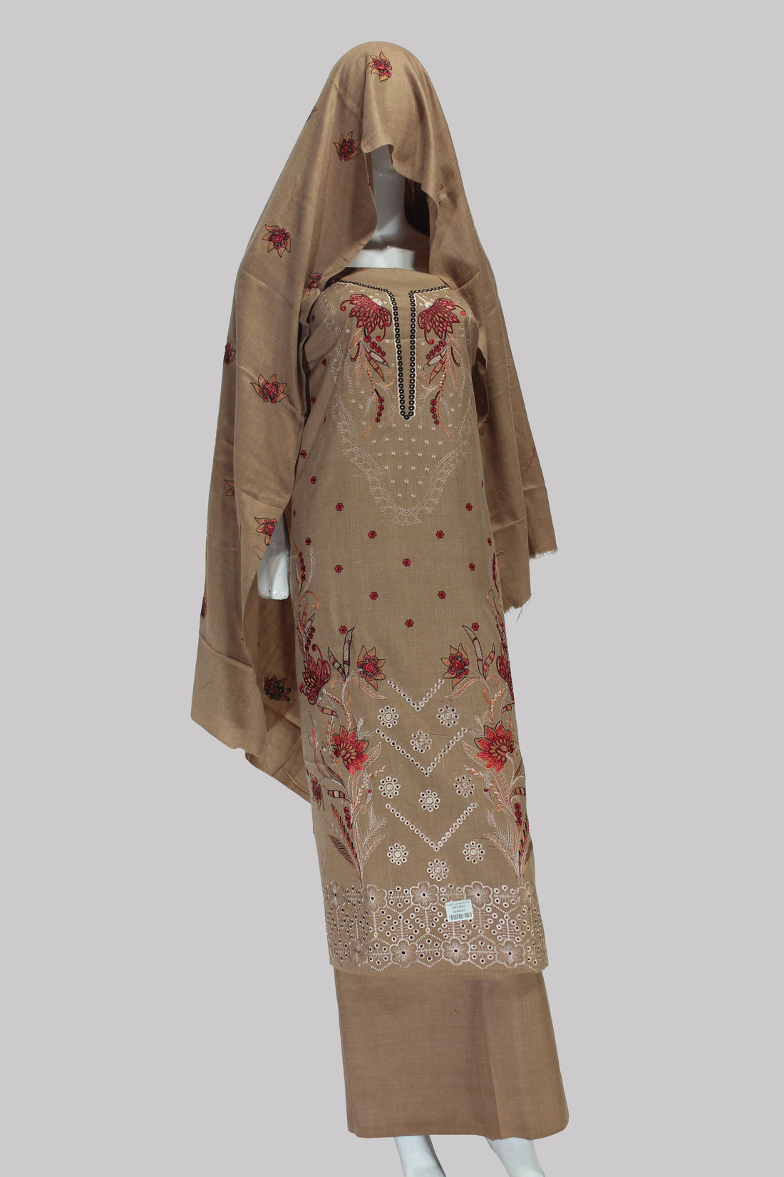 Parizay – Embroidered Suit