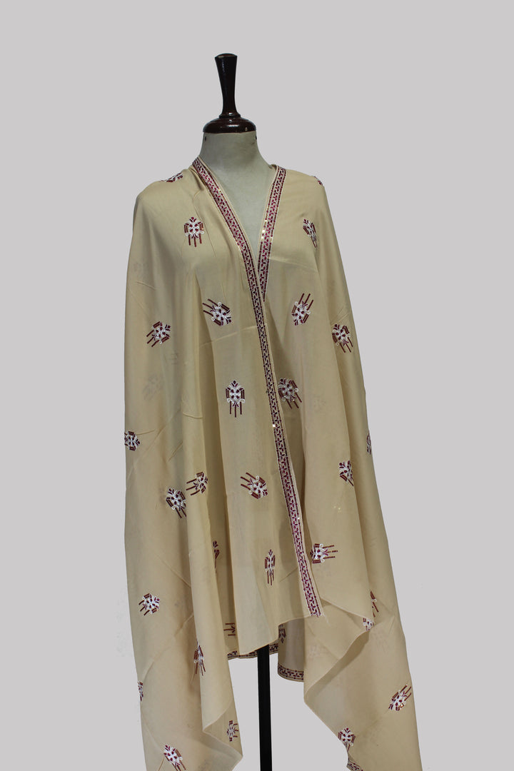 Nilofer – Embroidered Chadder