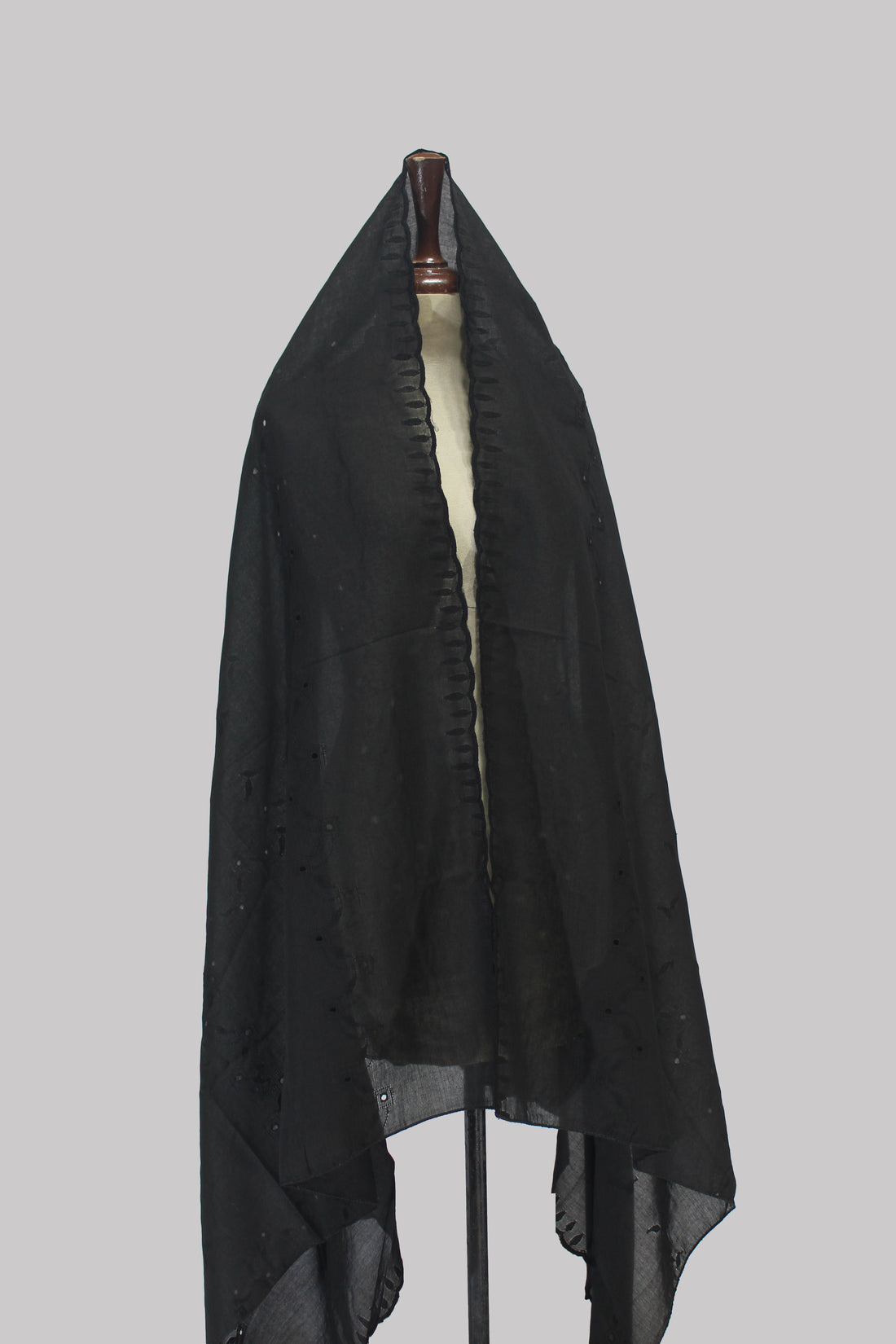 Sumbal – Embroidered Chadder