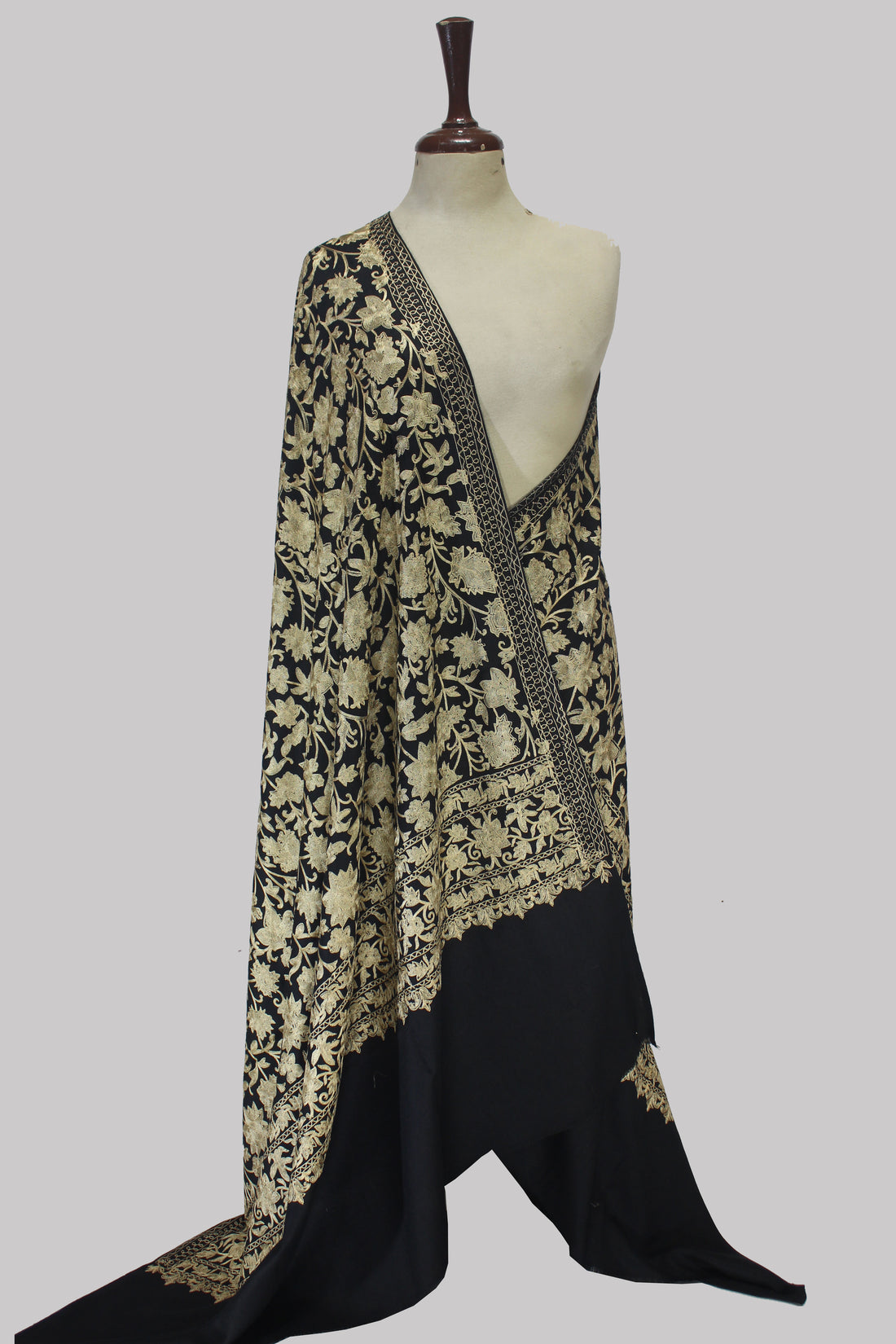 Shahkaar-e-Zareen Midnight Majesty Shawl