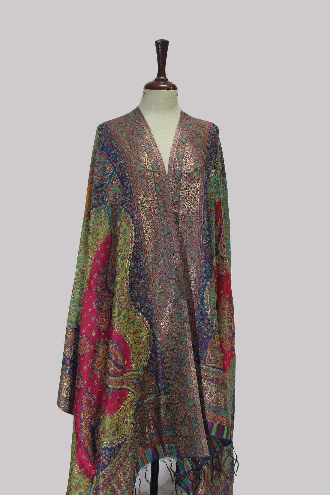 Opulent Paisley Kani Silk Dupatta