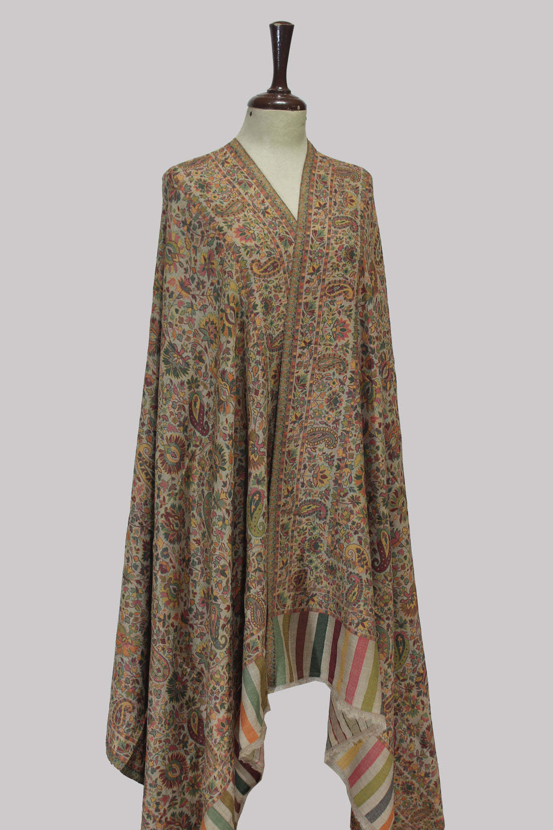 Gulistan-e-Khayaal Kani Shawl