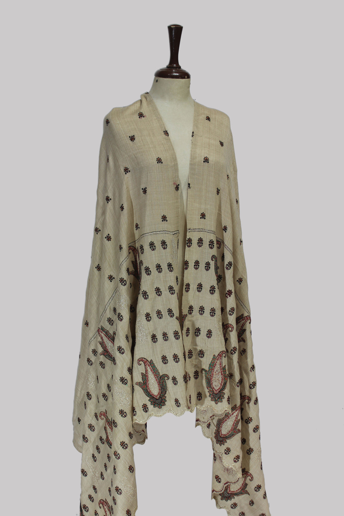 Zeenat-e-Kashmir Ivory Paisley Shawl