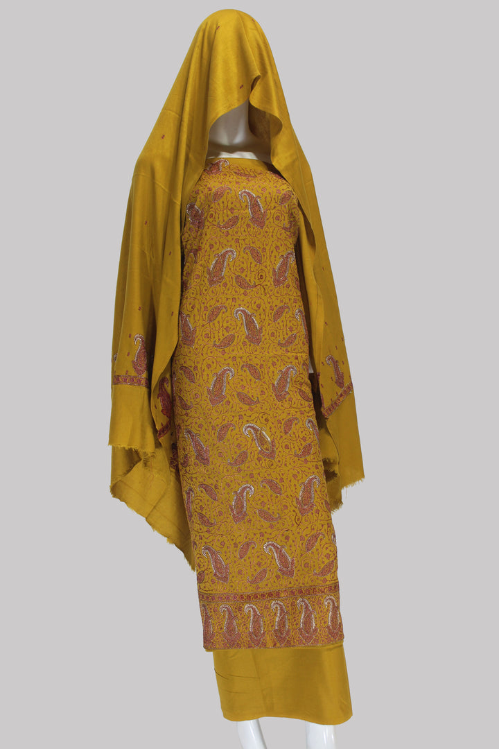 Amber – Embroidered Suit