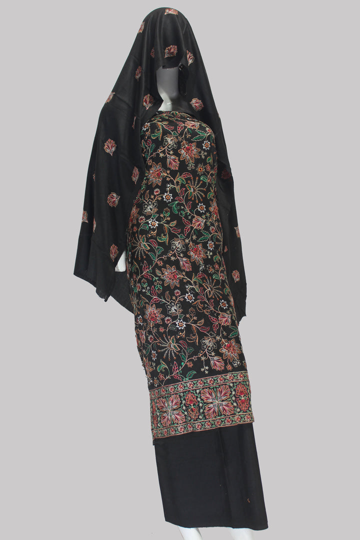Noor Jehan – Embroidered Suit
