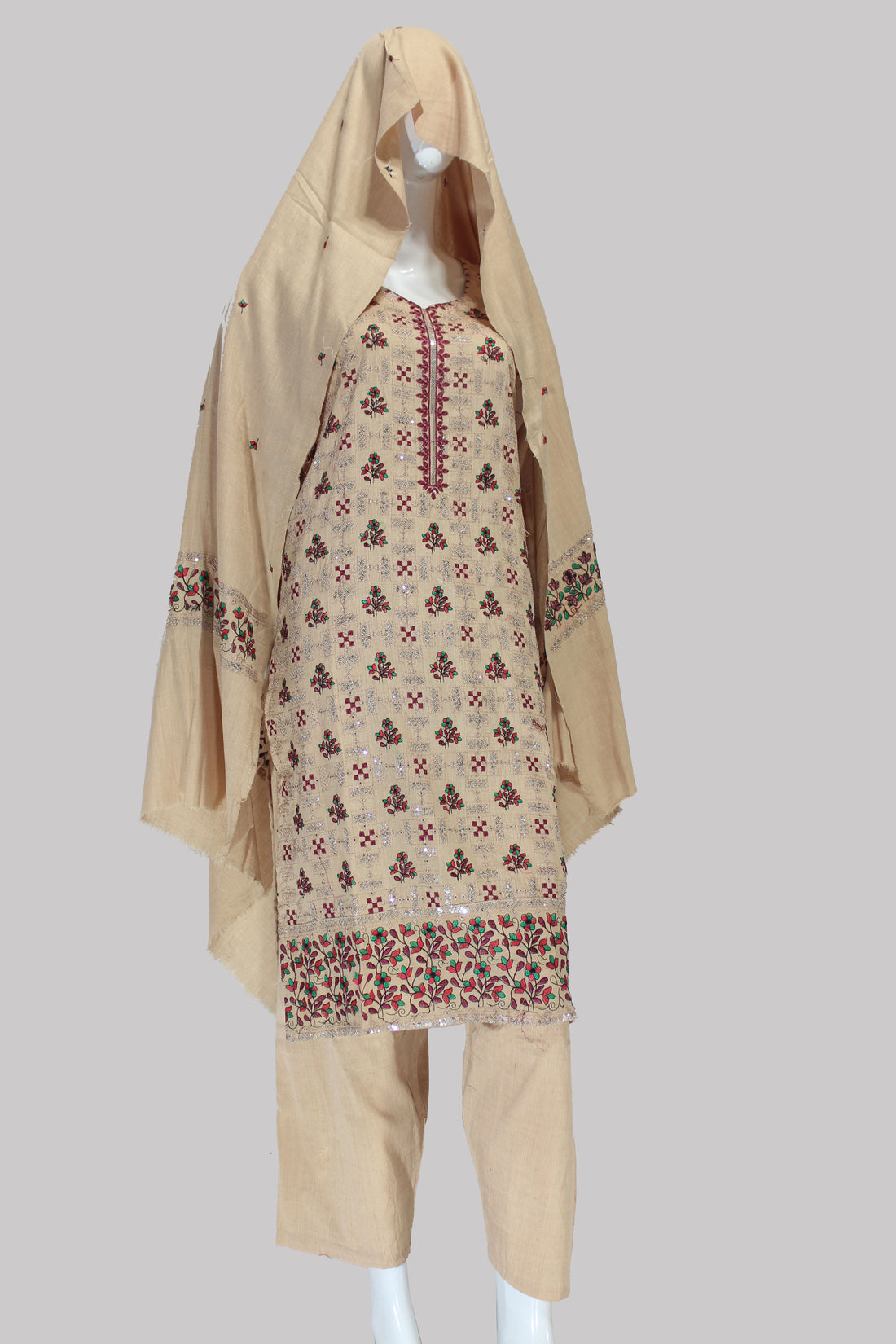 Zimal – Embroidered Suit